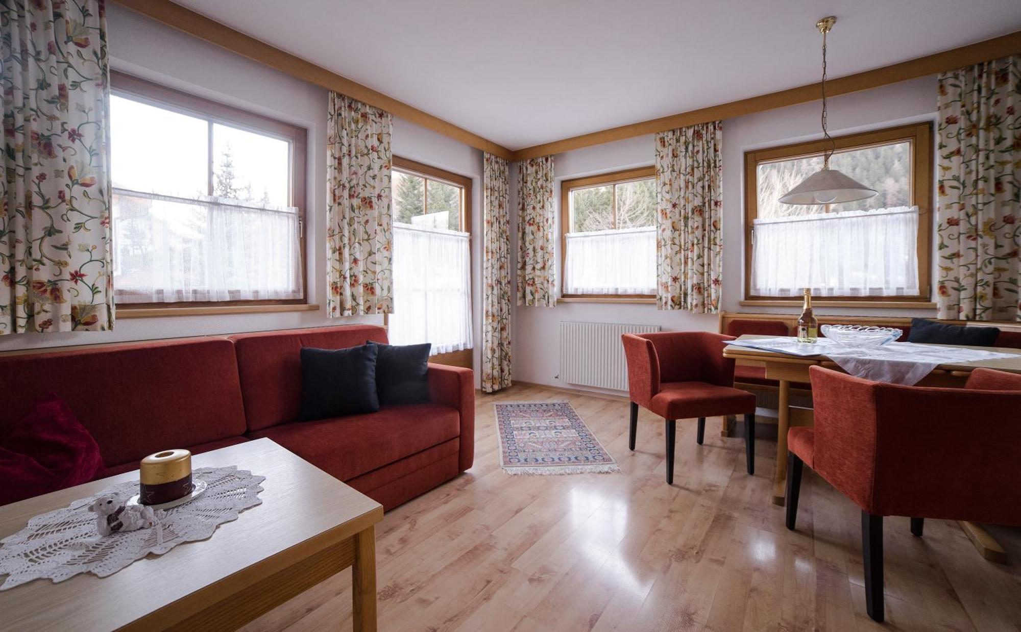 Alberts Bellevue Appartements Nauders Cameră foto